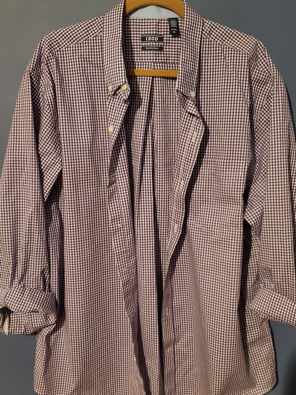 Izod Men's Purple & White Checked Button-Down Shirt